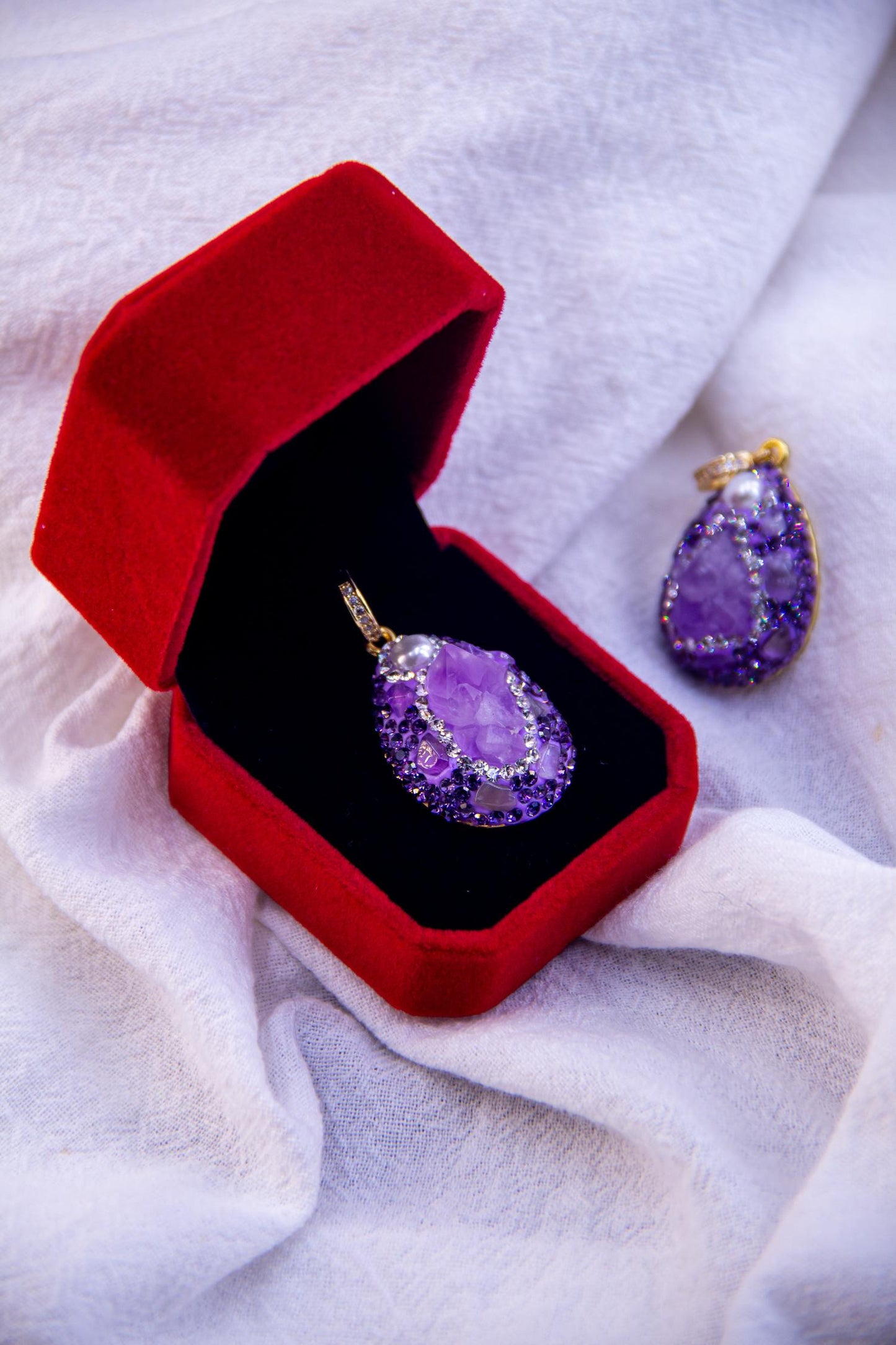 Amethyst Fantasy Pearl Pendant- A Dazzling Fusion of Nature and Luxury